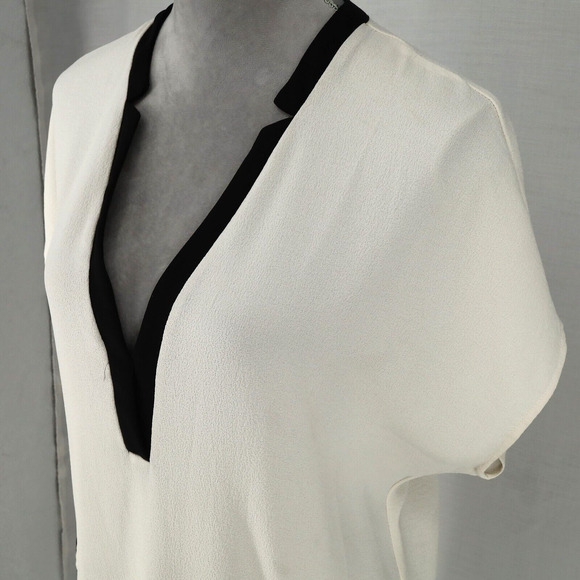 ASTR the Label Dress Womens Small Ivory Black Trim Pockets Back Pleat V-neck - Picture 8 of 11